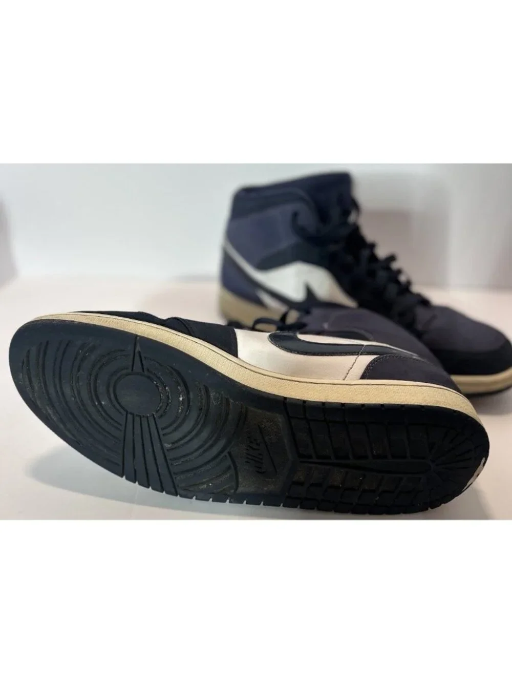 Nike Air Jordan 1 Mid Obsidian Sanded Purple 554724-445 Men’s Size 12 2019